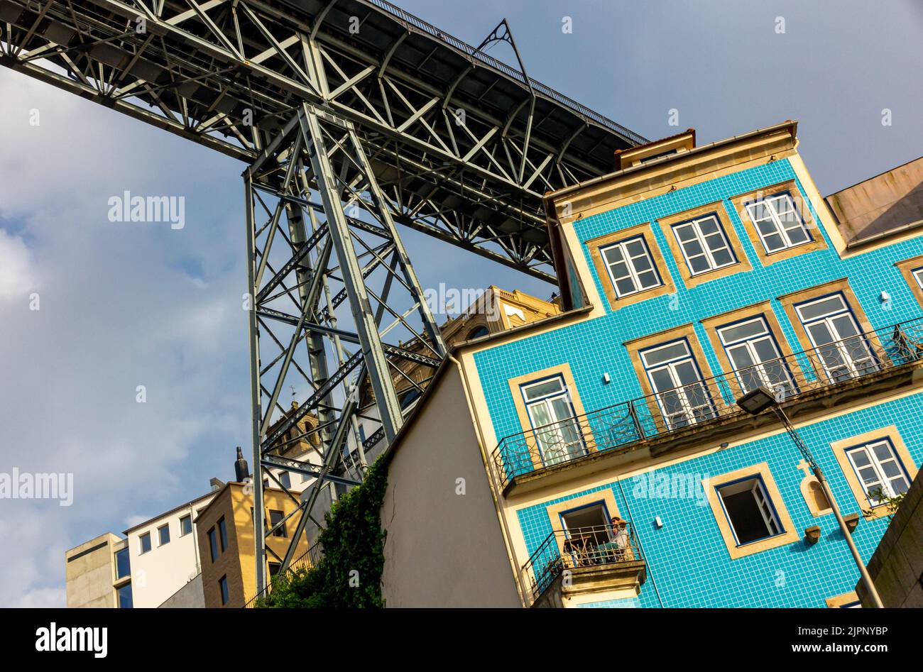 Pont Luiz 1 bridge over the River Douro in Porto Portugal designed by Theophile Seyrig a partner of Gustave Eiffel and used by trams and pedestrians. Stock Photo