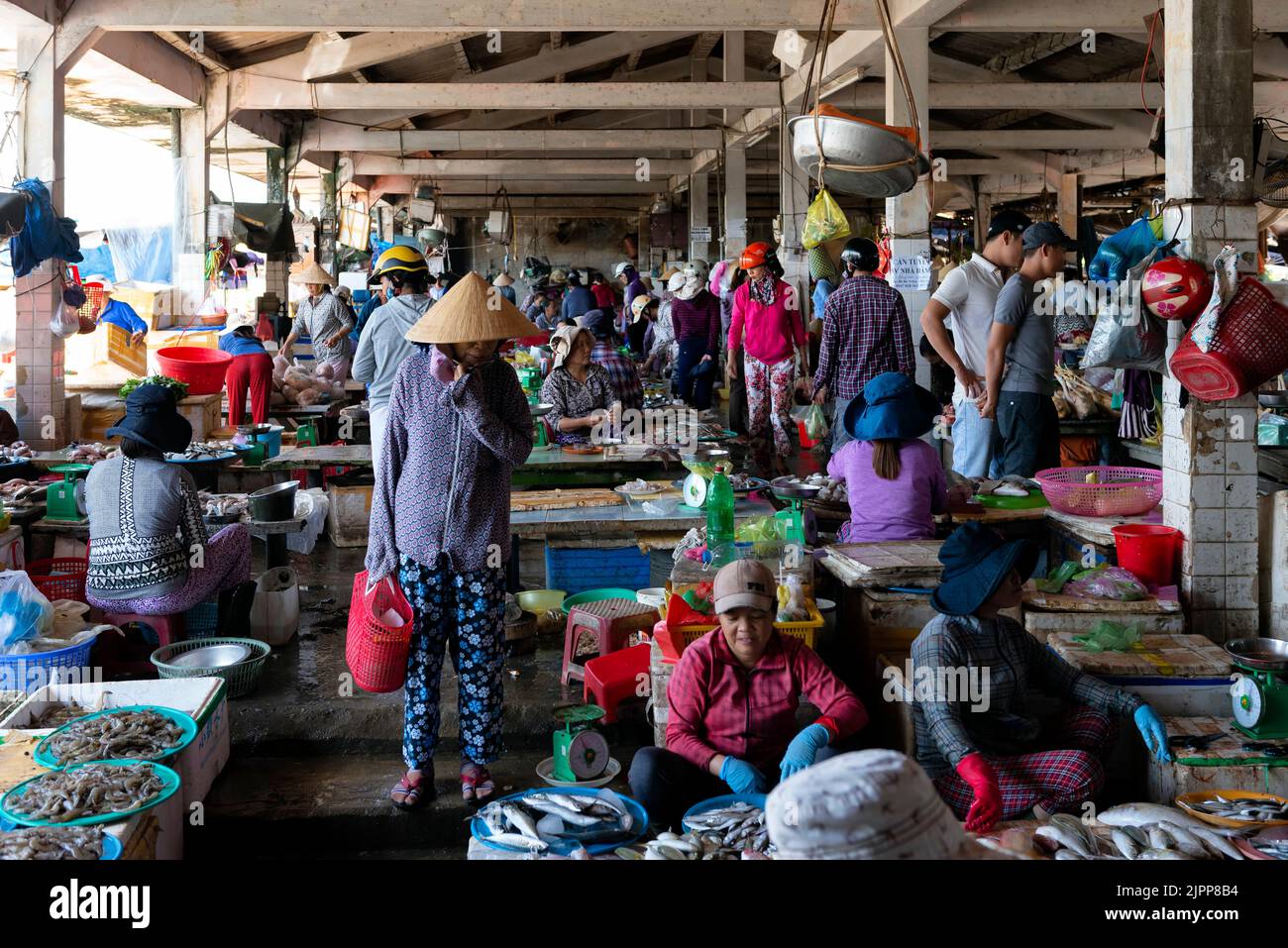 Traditional food market in Vietnam Stock Photo Alamy