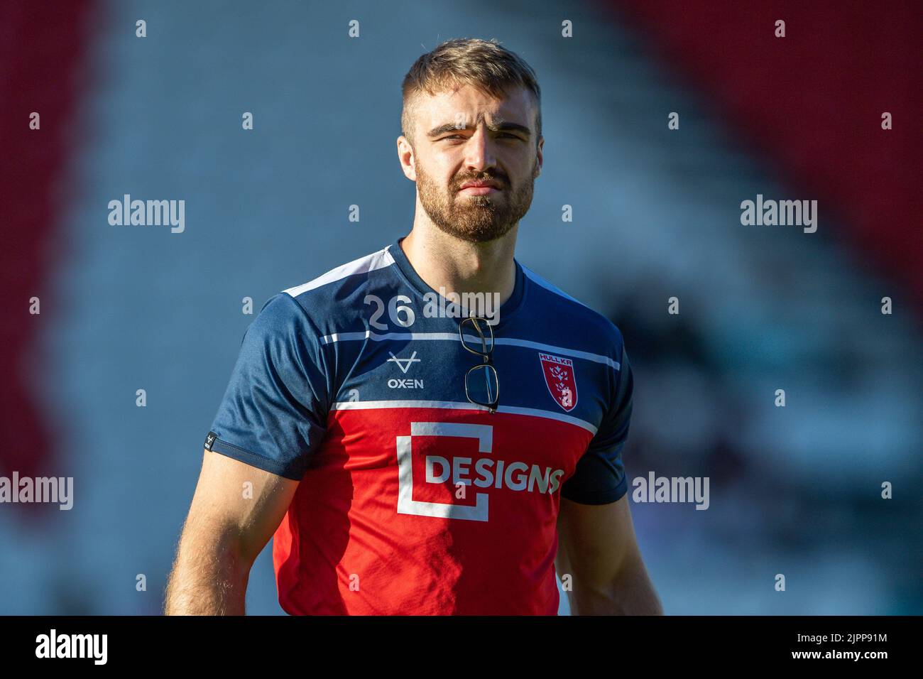 Tom Garratt #26 of Hull KR arrives at The Totally Wicked Stadium, Home of  St Helens Stock Photo - Alamy