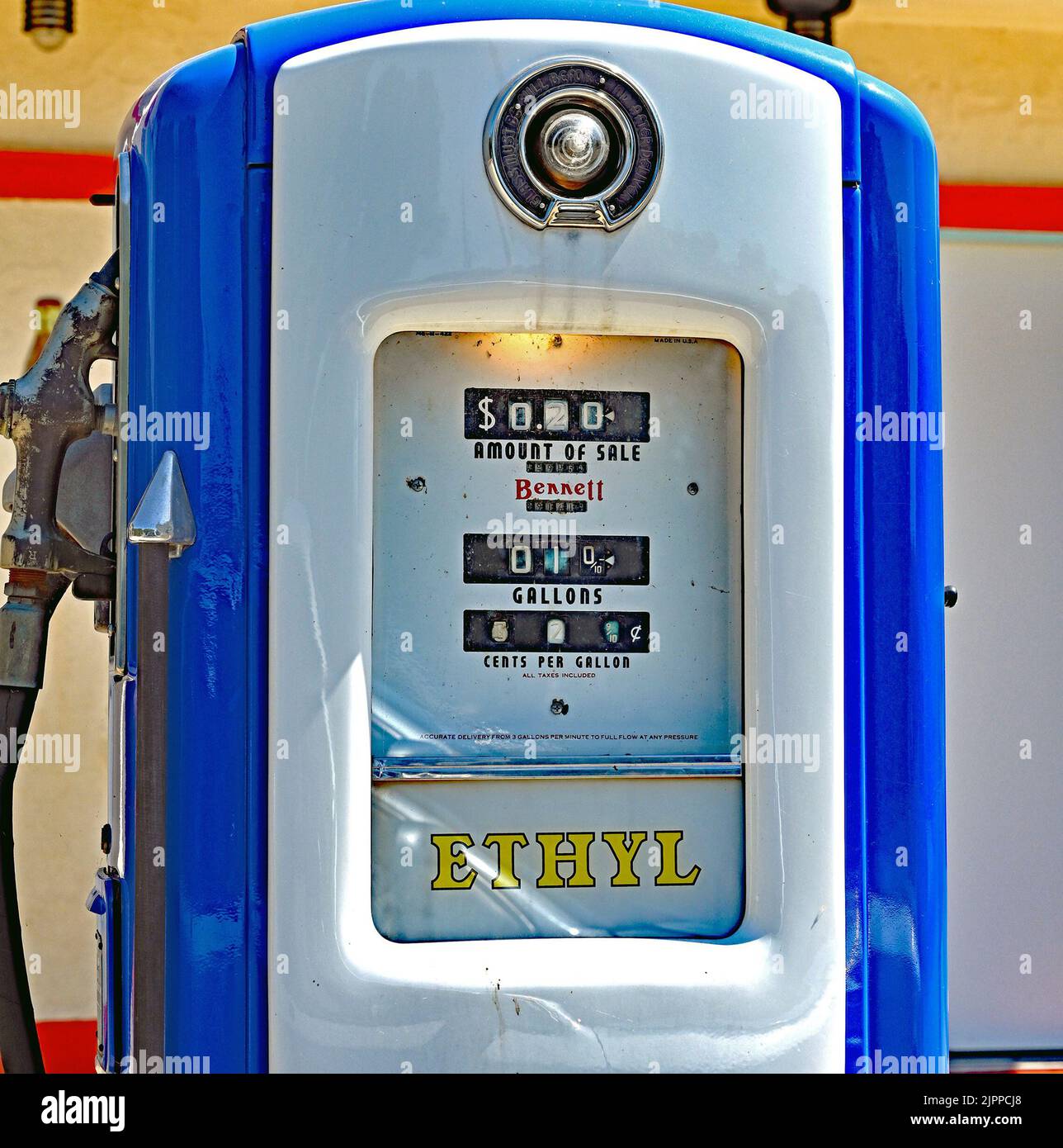 MADISON, KANSAS AUGUST 13, 2022 Vintage GULF OIL gas station dating