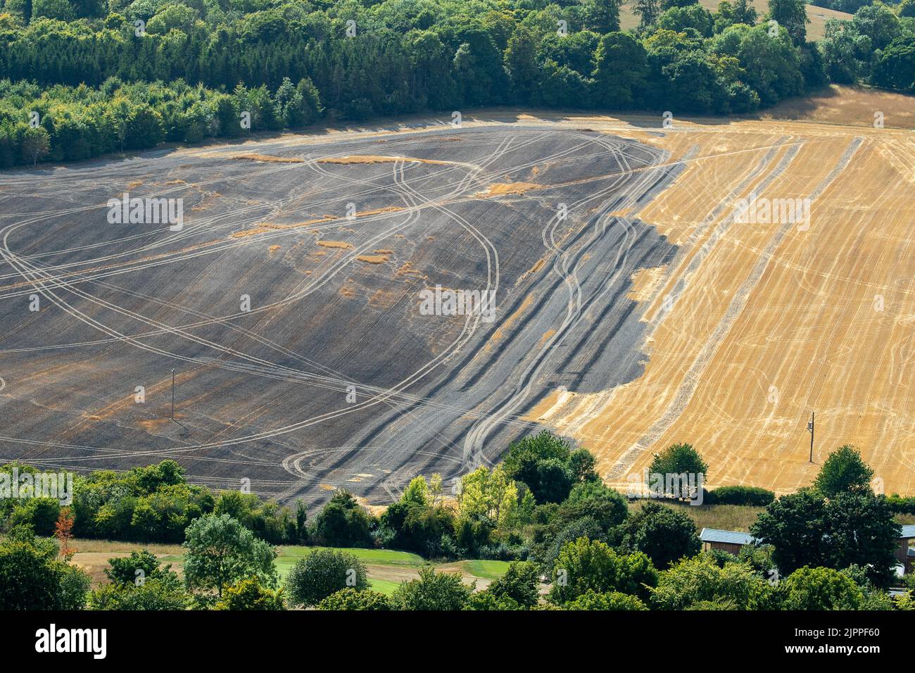 Wendover, Buckinghamshire, UK. 19th August, 2022. The shape of the path