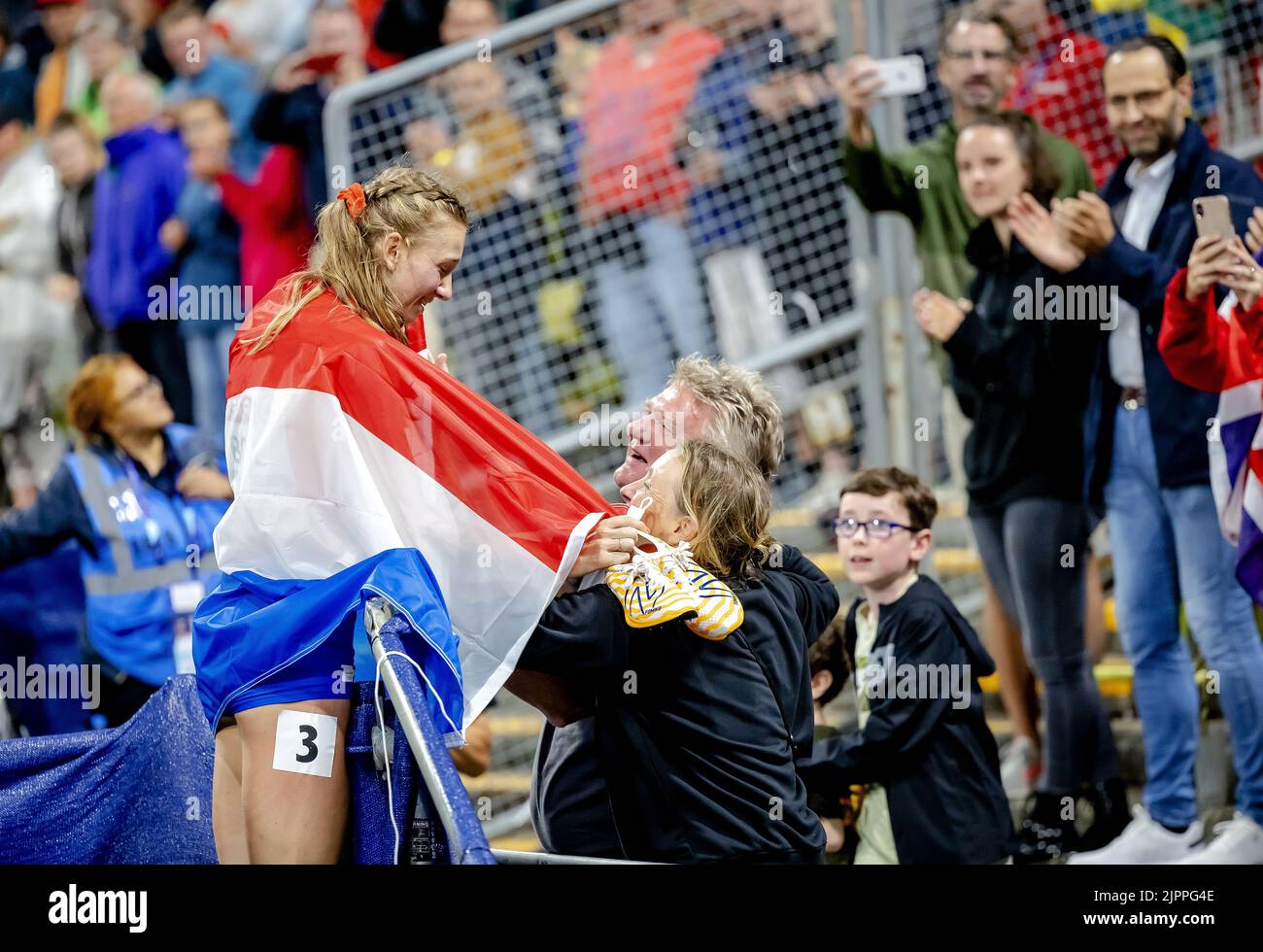 Munich, Germany. 19th Aug 2022. MUNCHEN Femke Bol celebrates the win