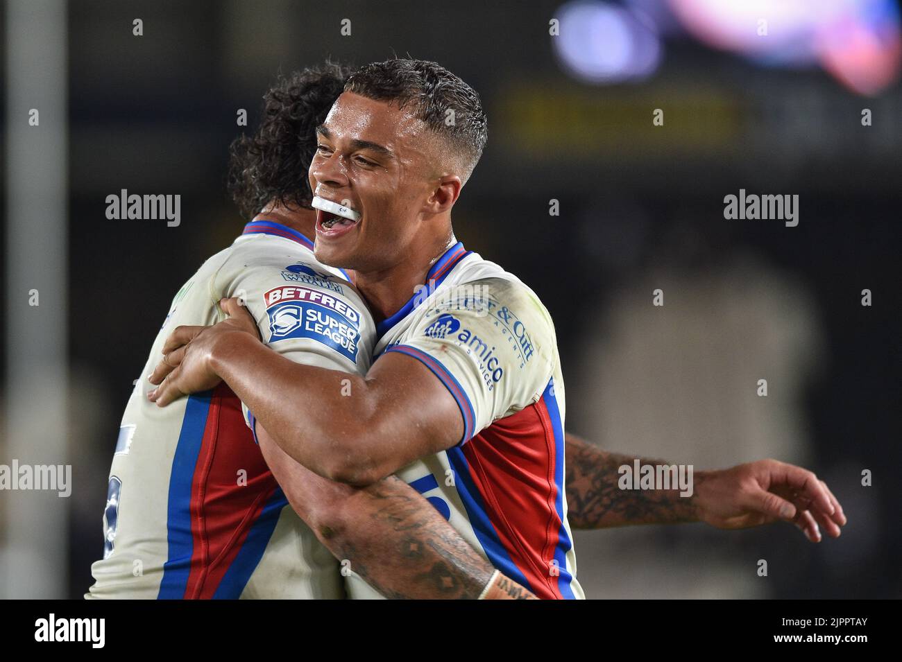 Kingston upon Hull, England - 18th August 2022 -  Wakefield Trinity's Corey Hall celebrates win. Rugby League Betfred Super League Hull FC vs Wakefield Trinity at MKM Stadium, Kingston upon Hull, UK Credit: Dean Williams/Alamy Live News Stock Photo