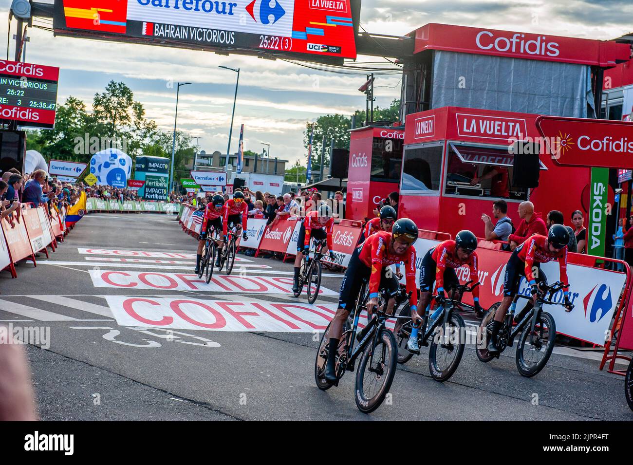 Vuelta riders online