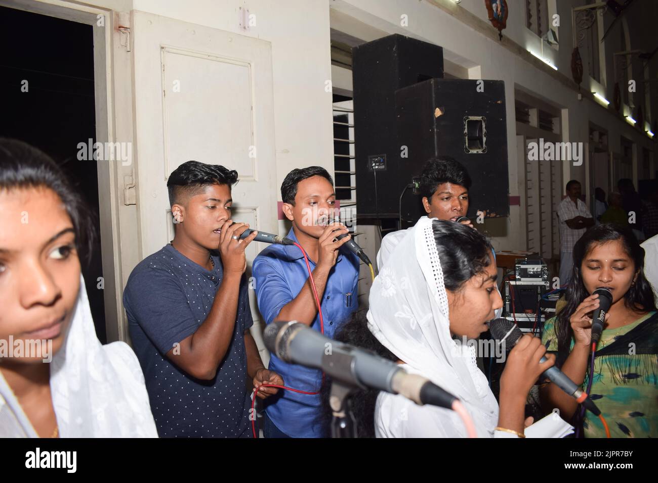 Community event indoor hi-res stock photography and images - Alamy