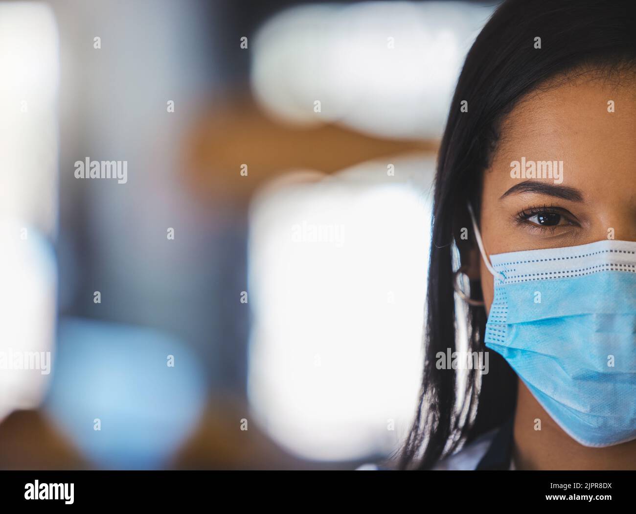 Nurse wearing surgical mask hi-res stock photography and images - Alamy