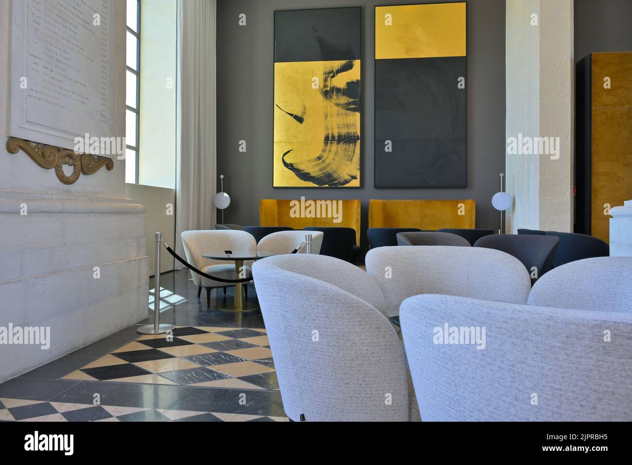 The majestic Le Dome bar in the HotelDieu Intercontinental hotel, Lyon