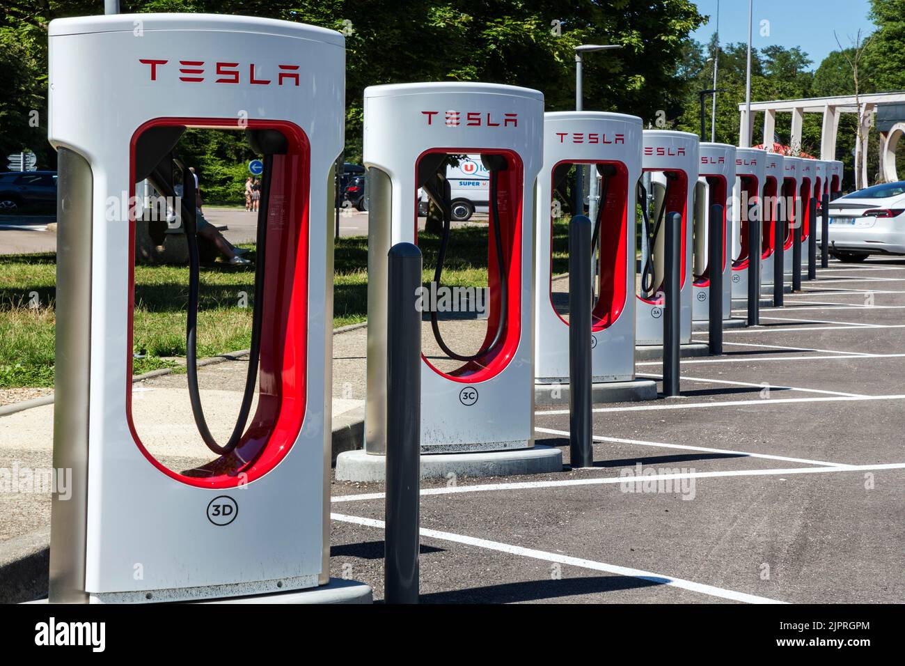 Charging stations for electric cars, Tesla charging stations, France
