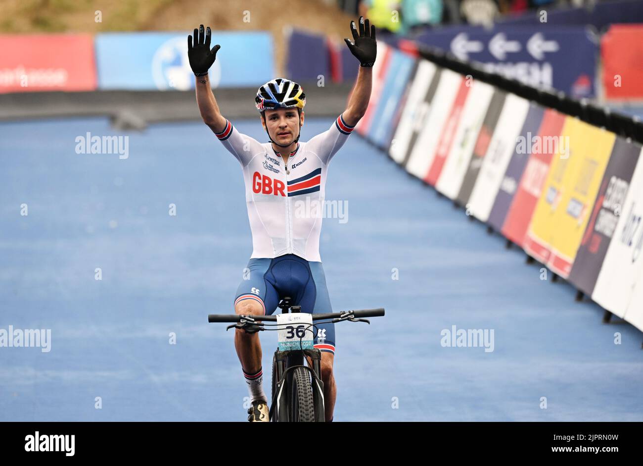 Great Britain's Thomas Pidcock Celebrates Winning Gold In The Men's ...