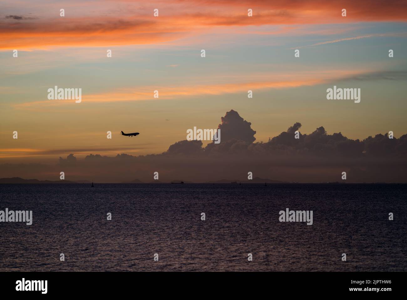 Landing, in a magic timing, Chek Lap Kok. (August 2022) Stock Photo
