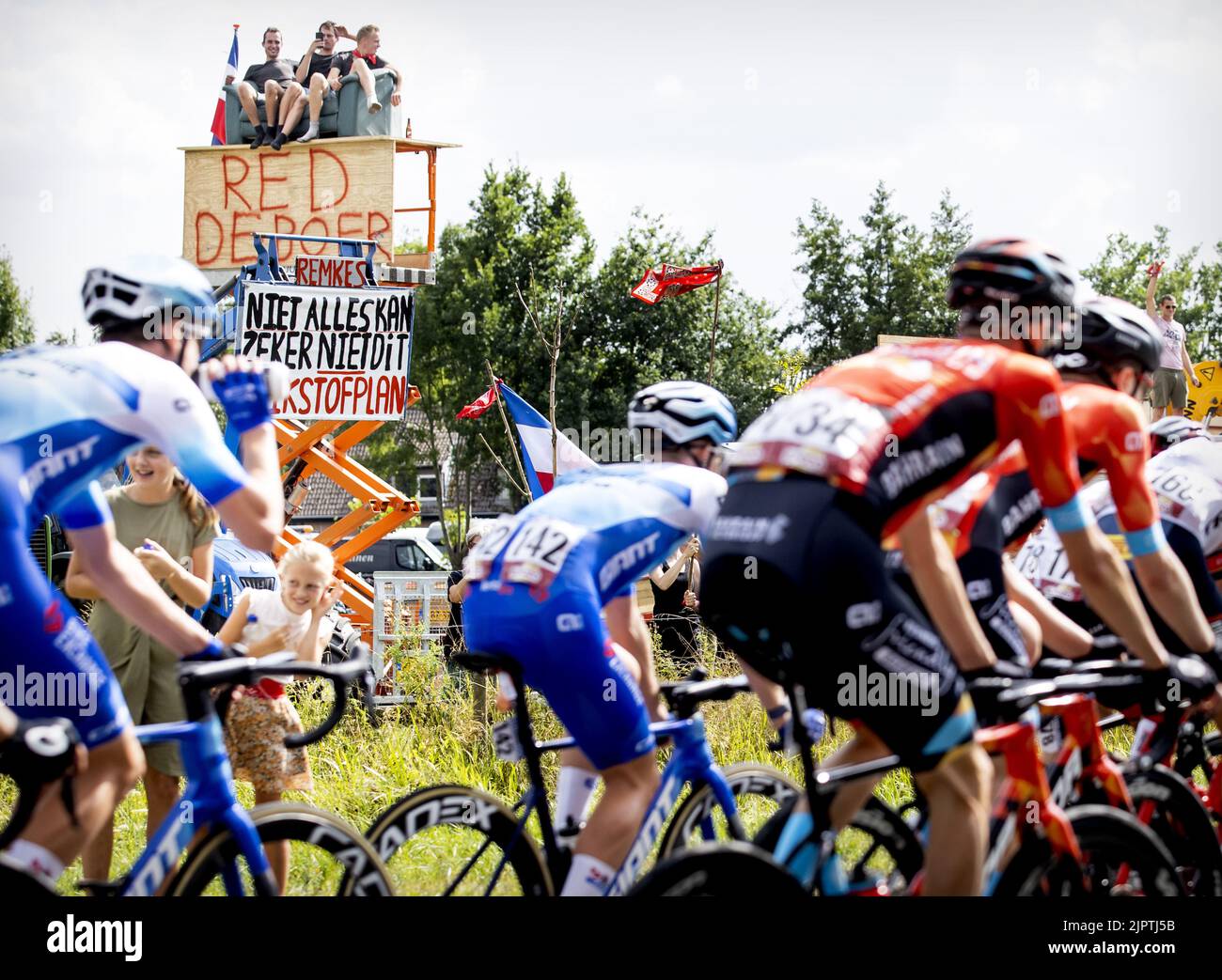 Inverted helmet hires stock photography and images Alamy