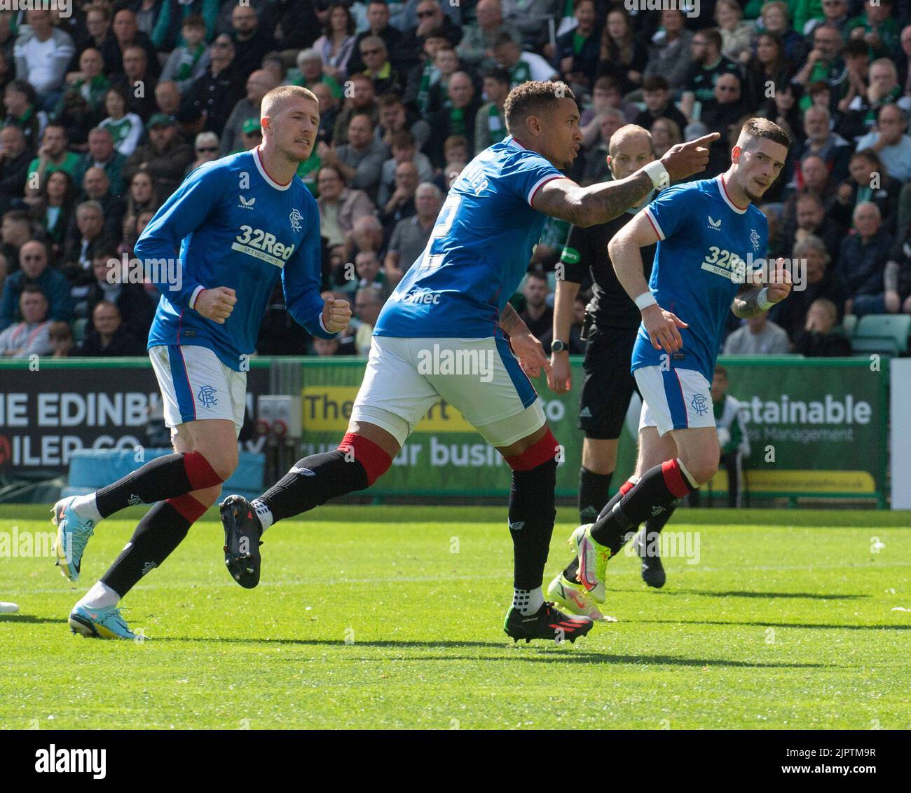 Edinburgh, UK. 20th Aug, 2022. Cinch Premiership - Hibernian v Rangers. 20/08/2022. Hibernian play host to Rangers in the cinch Premiership at Easter Road Stadium, Edinburgh, Midlothian, UK. Pic shows: Ranger's defender, James Tavernier, celebrates after putting Rangers 1-0 ahead in the 45th minute from the penalty spot. Credit: Ian Jacobs/Alamy Live News Stock Photo