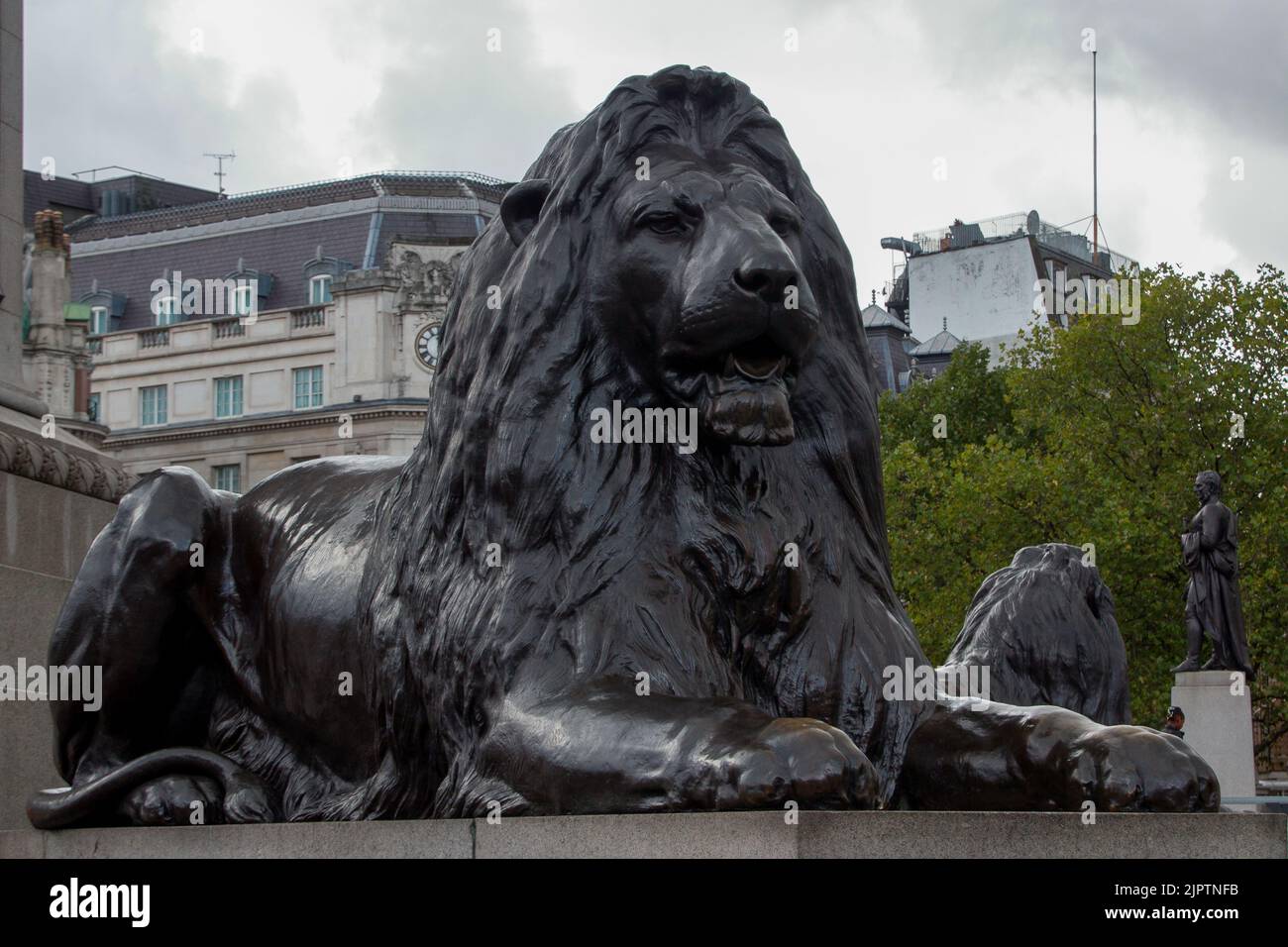 Giant statue of a lion hi-res stock photography and images - Alamy