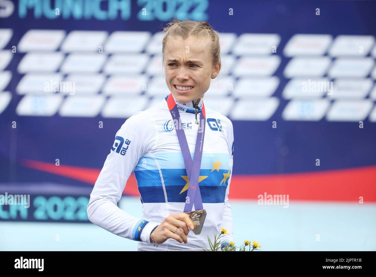 Loana of France Gold medal during the Cycling Mountain Bike
