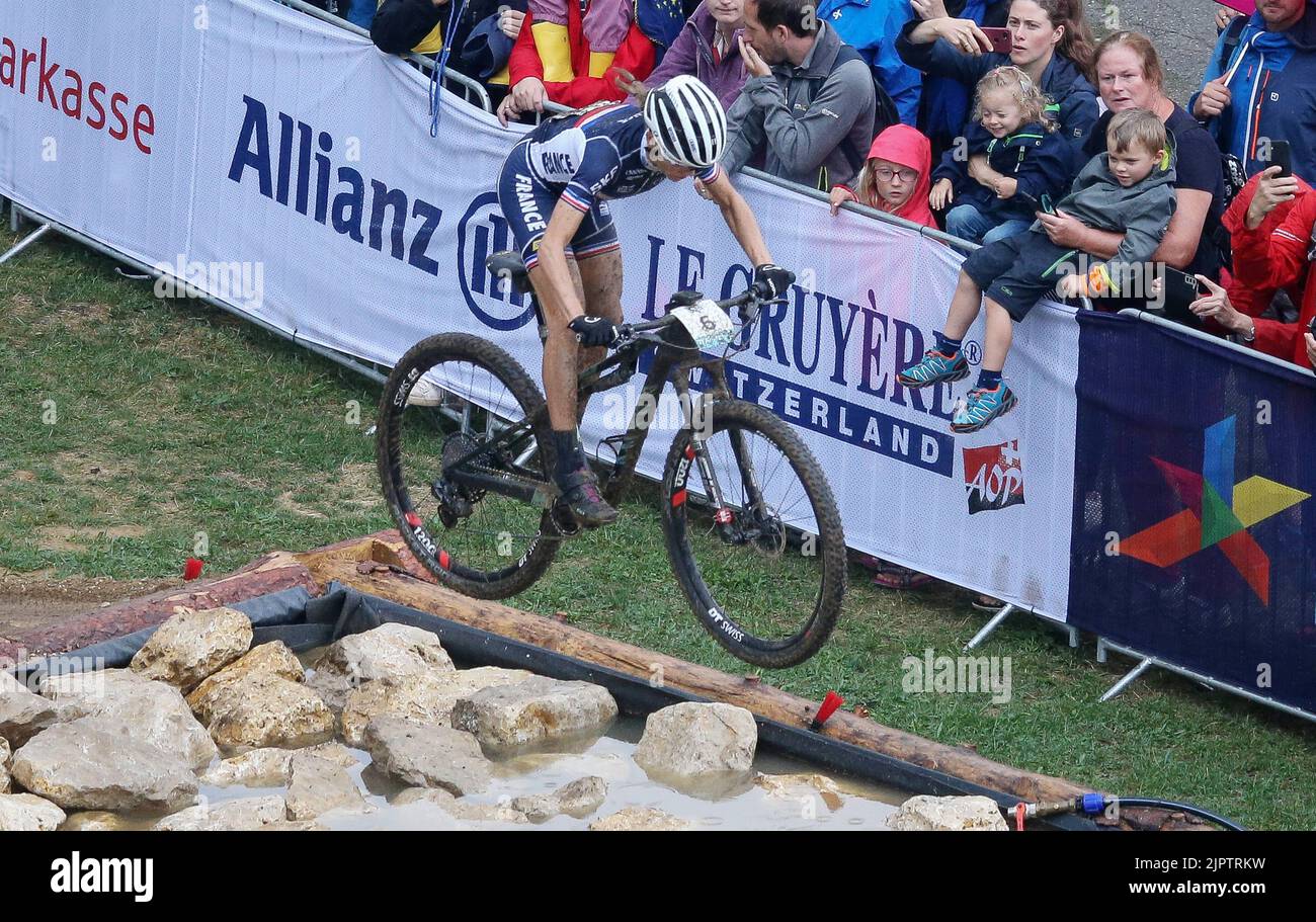 Loana of France Gold medal during the Cycling Mountain Bike