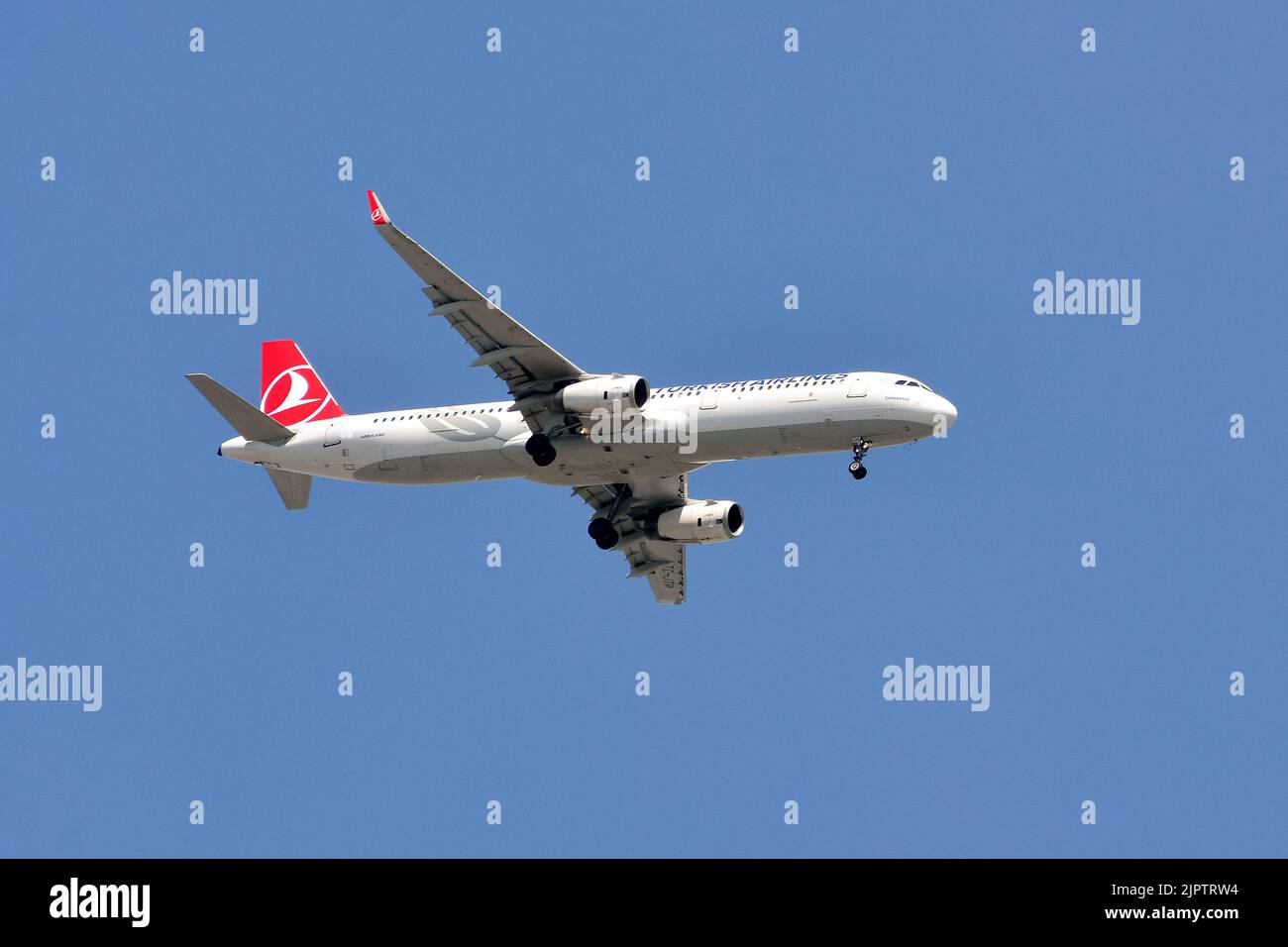 Turkish Airlines, Türk Hava Yolları, (is the national flag carrier ...