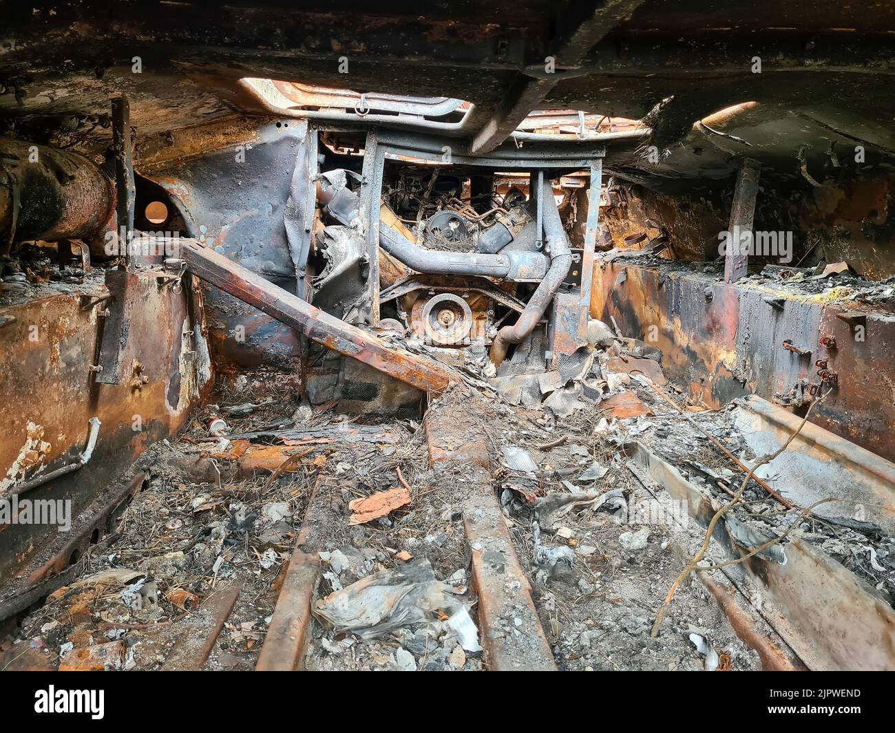 Diorama of Storm Indoors in Ruined Building with Six Soviet Sold