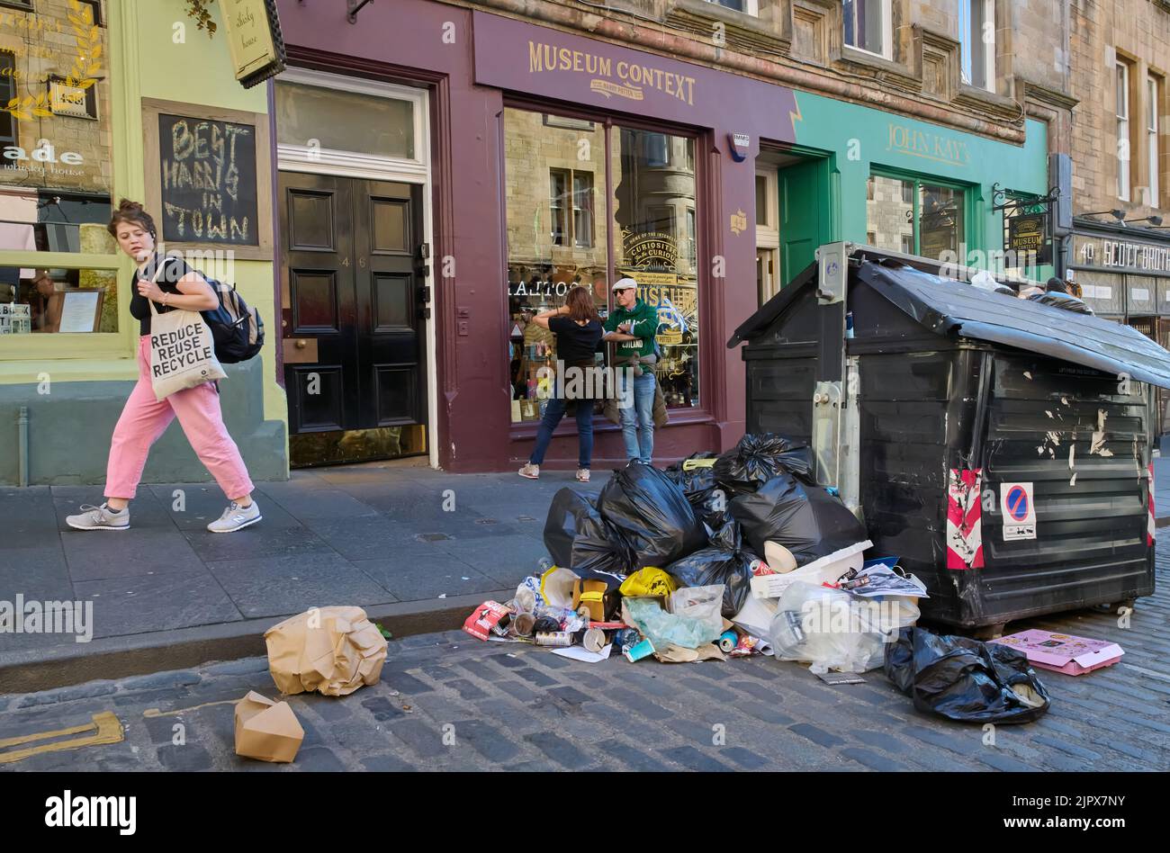 Edinburgh Scotland, UK 20 August 2022. Bins overflow with litter in the