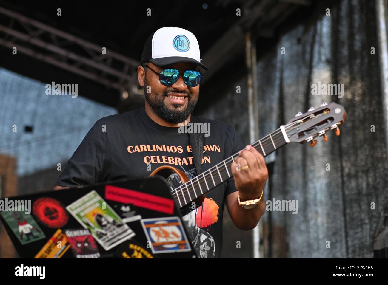 London, UK. 20th Aug, 2022. Elisangela Mahogany and Tribo band performs at the LatinoLife in the Park 22 at Brazilian state, Finsbury park, London, UK. 20 August 2022. Credit: See Li/Picture Capital/Alamy Live News Stock Photo