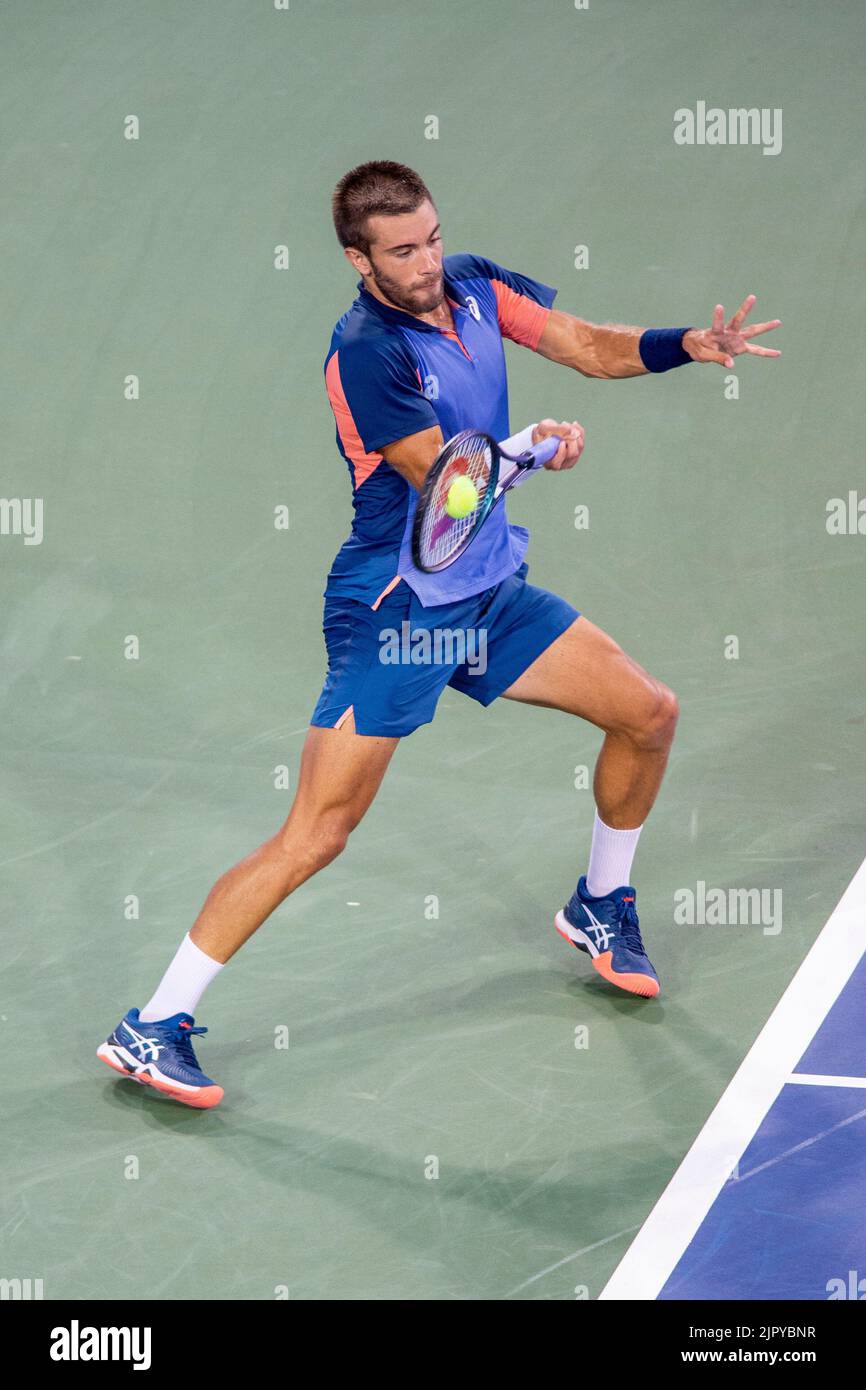Mason, Ohio, USA. 17th Aug, 2022. Borna Coric plays the ball against