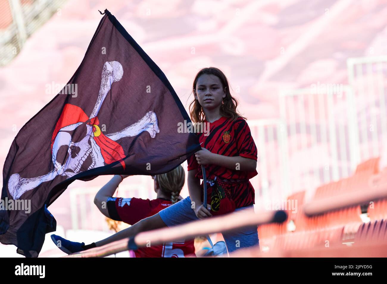 MALLORCA, SPAIN - AUGUST 20: Fangirl of RCD Mallorca before the match between RCD Mallorca and Real Betis of La Liga Santander on August 20, 2022 at Visit Mallorca Stadium Son Moix in Mallorca, Spain. (Photo by Samuel Carreño/PxImages) Stock Photo