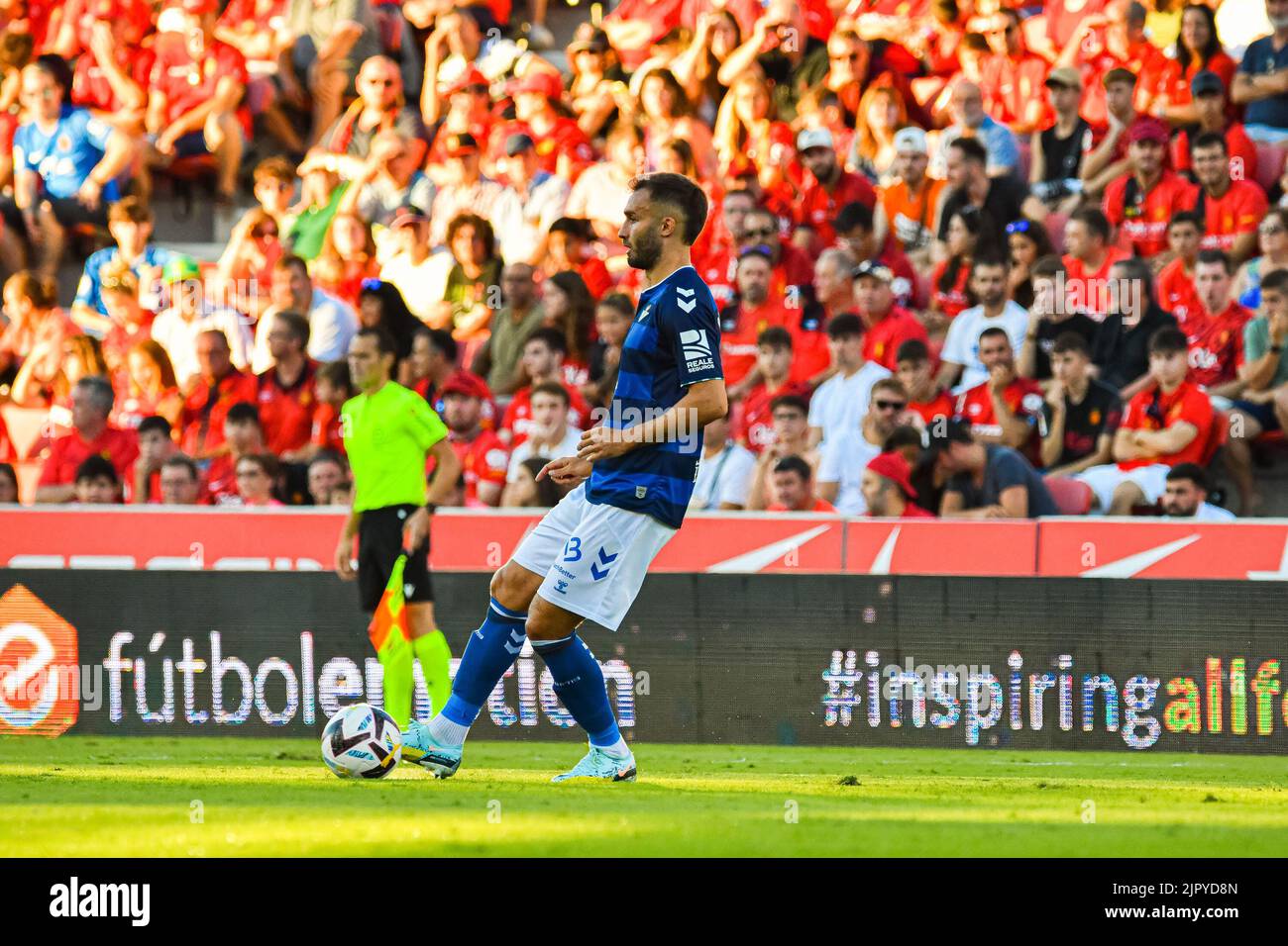 MALLORCA, SPAIN - AUGUST 20: German Pezzella of Real Betis in the match between RCD Mallorca and Real Betis of La Liga Santander on August 20, 2022 at Visit Mallorca Stadium Son Moix in Mallorca, Spain. (Photo by Samuel Carreño/PxImages) Stock Photo