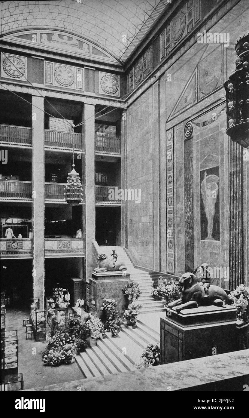 TietzElberfeld KaufhausLichthof 1912 Stock Photo Alamy