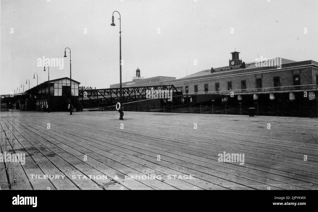 tilbury-riverside-railway-station-postcode-stock-photo-alamy