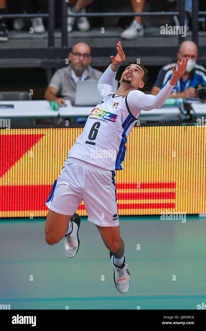 Cuneo, Cuneo, Italy, August 20, 2022, Simone Giannelli (Italy)  during  DHL Test Match Tournament - Italy vs Japan - Volleyball Intenationals Stock Photo
