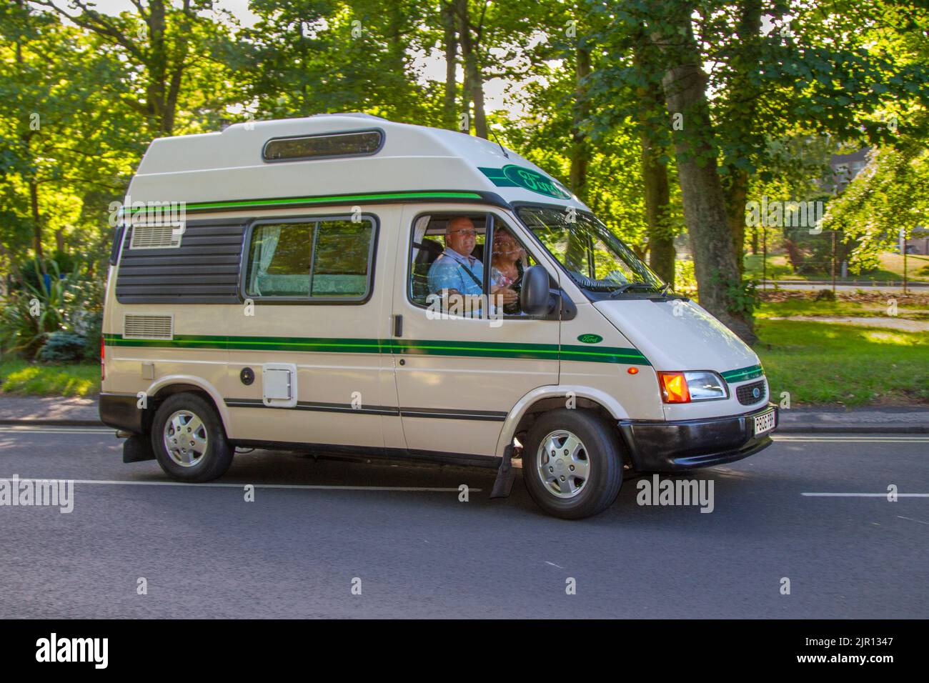 Classic ford motorhome hi-res stock photography and images - Alamy