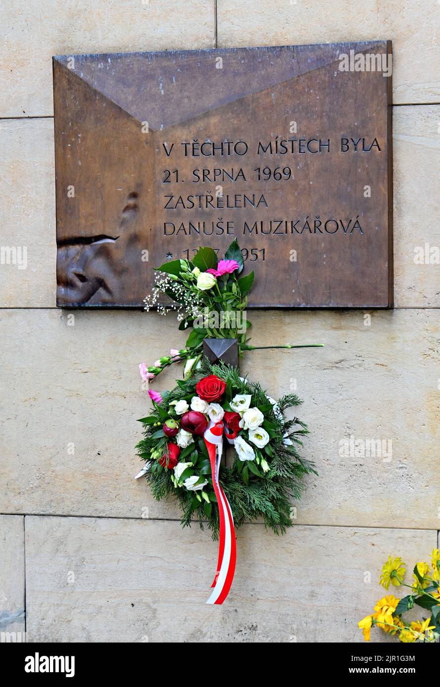 Brno, Czech Republic. 21st Aug, 2022. The commemorative plaque for Danuse Muzikarova (at the corner of Moravske namesti square and Rasinova street), who was shot dead by communist Czechoslovak armed forces, Police and People's Militia (LM) in August 1969 on the first anniversary of the Warsaw Pact invasion in August 1968, in Brno, Czech Republic, on August 21, 2022. Credit: Igor Zehl/CTK Photo/Alamy Live News Stock Photo