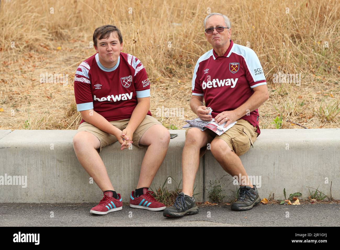 London, England, 21st August 2022. General view of West Ham fans outside the ground before the Premier League match at the London Stadium, London. Picture credit should read: Kieran Cleeves / Sportimage Stock Photo