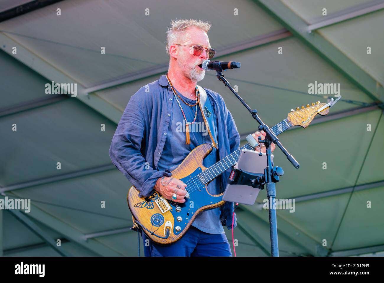 Tracy osborne hires stock photography and images Alamy