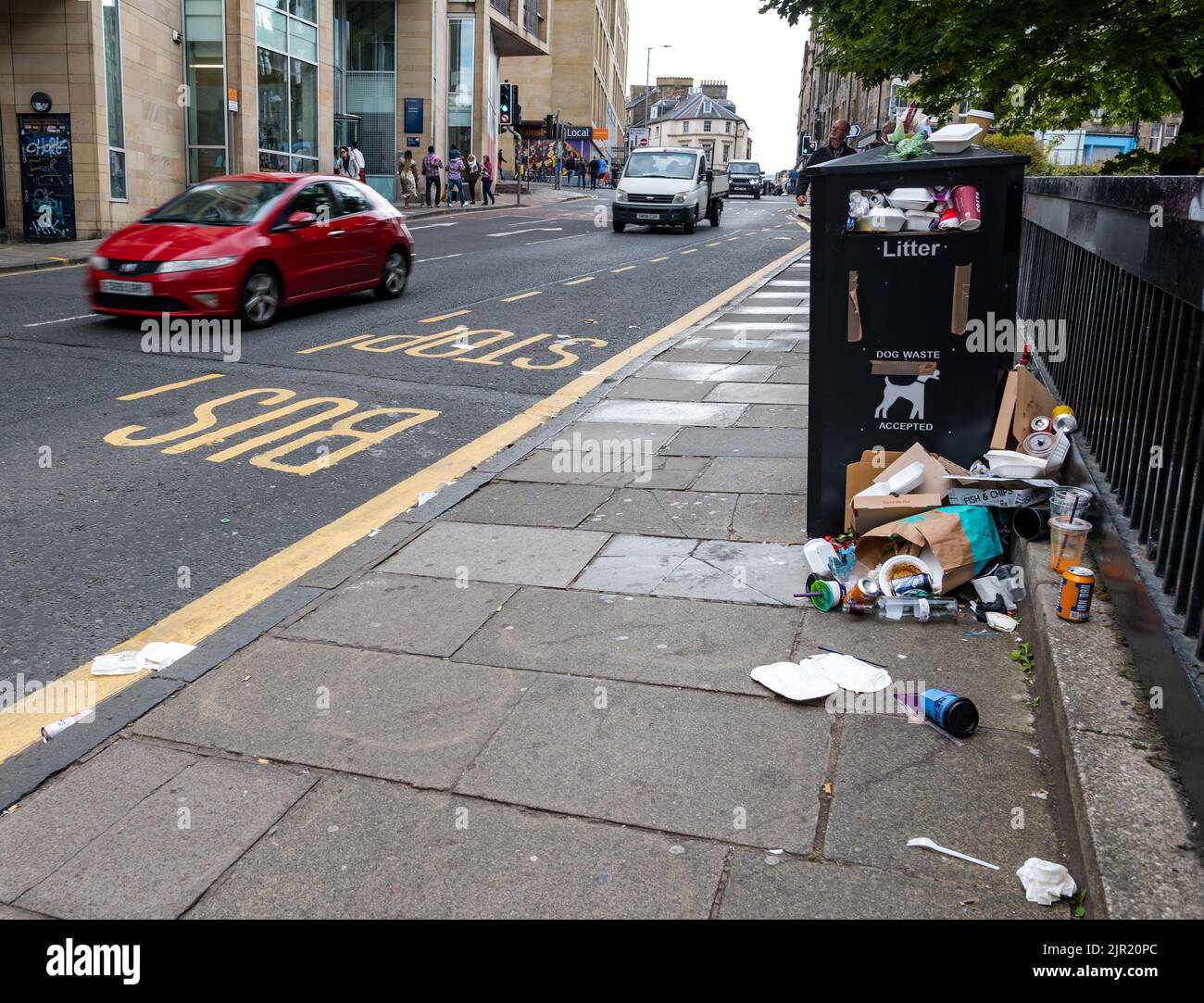 Edinburgh Scotland Uk 21st August 2022 Bins Overflowing During Binmen Strike On Day 4 Of 