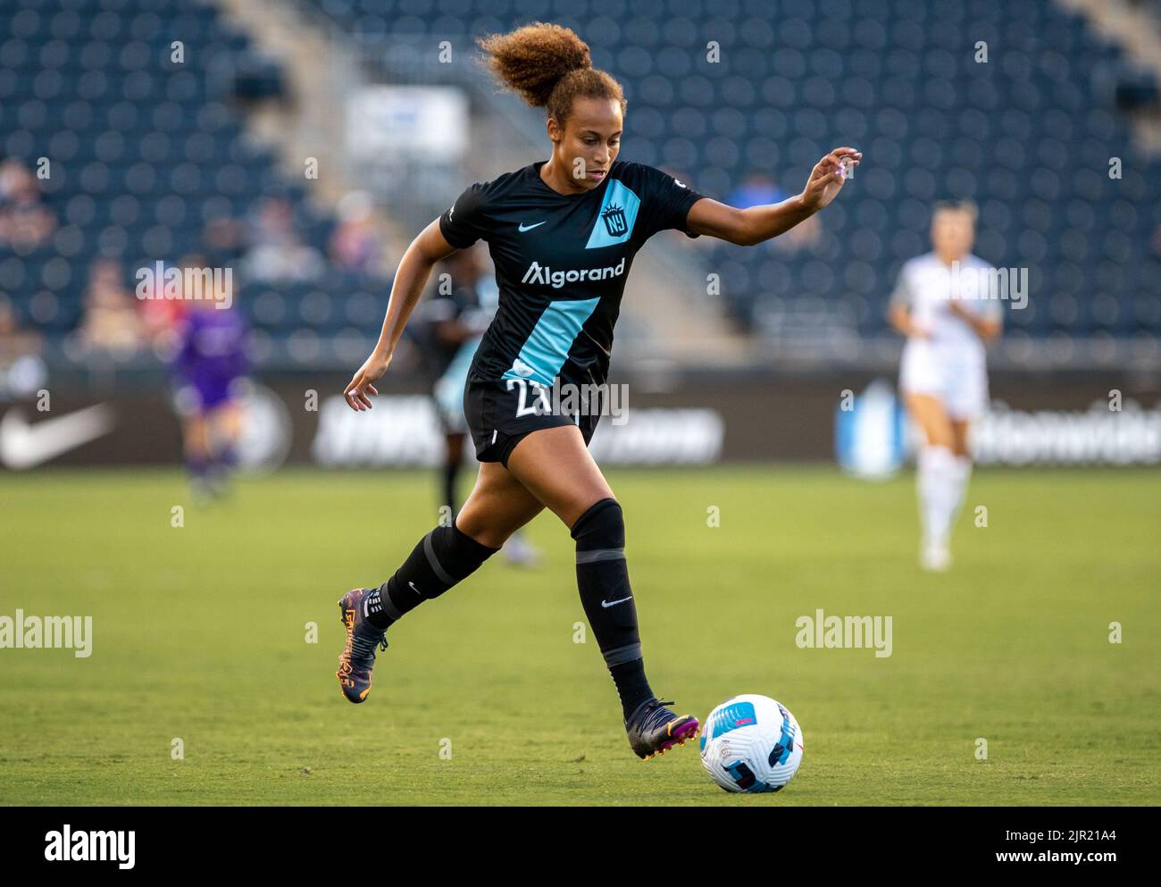Ellie Jean (21 NJ/NY Gotham FC) going forward during the National Women