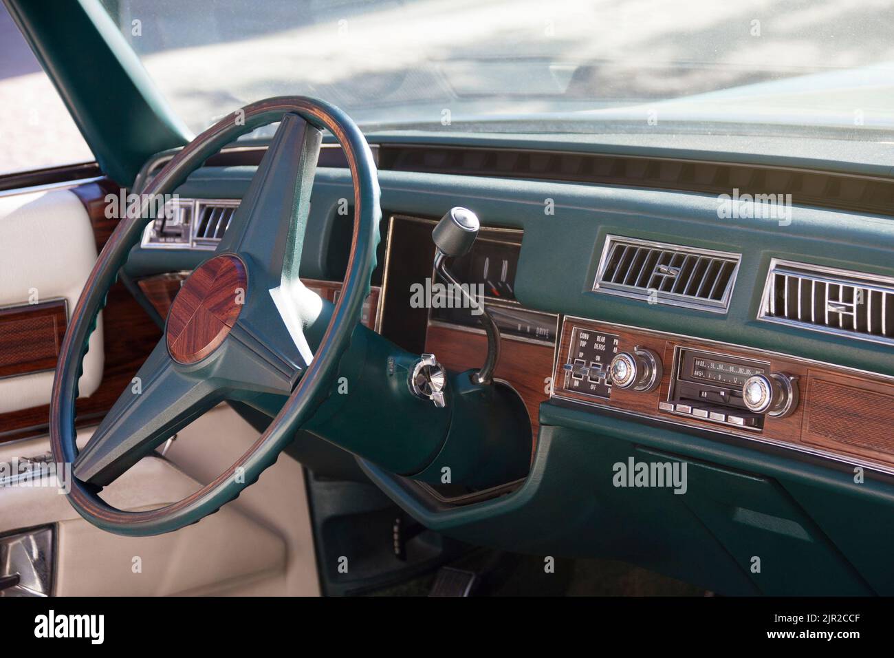 Steering wheel, dashboard and interior of an American classic car