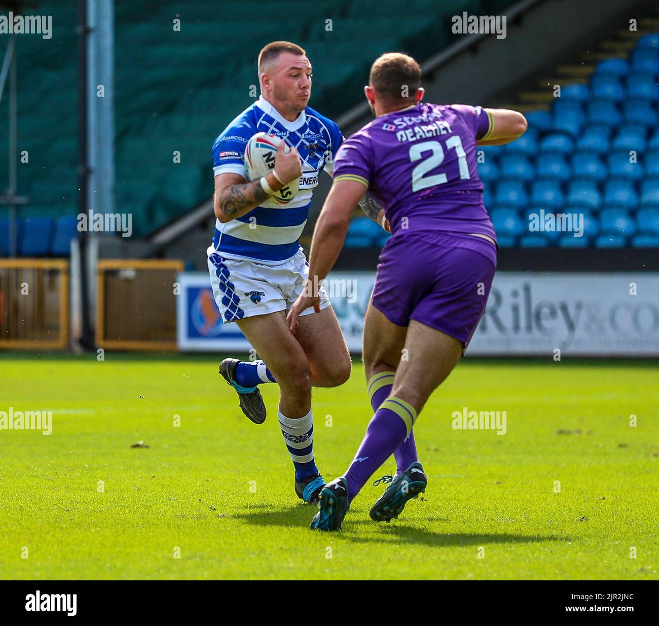 Halifax, UK. 21st Aug, 2022. *** Brad Knowles breaks for Halifax during