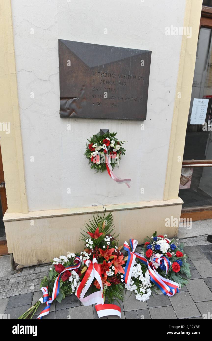 Brno, Czech Republic. 21st Aug, 2022. The commemorative plaque for Stanislav Valehrach (in Orli Street), who was shot dead by communist Czechoslovak armed forces, Police and People's Militia (LM) in August 1969 on the first anniversary of the Warsaw Pact invasion in August 1968, in Brno, Czech Republic, on August 21, 2022. Credit: Igor Zehl/CTK Photo/Alamy Live News Stock Photo