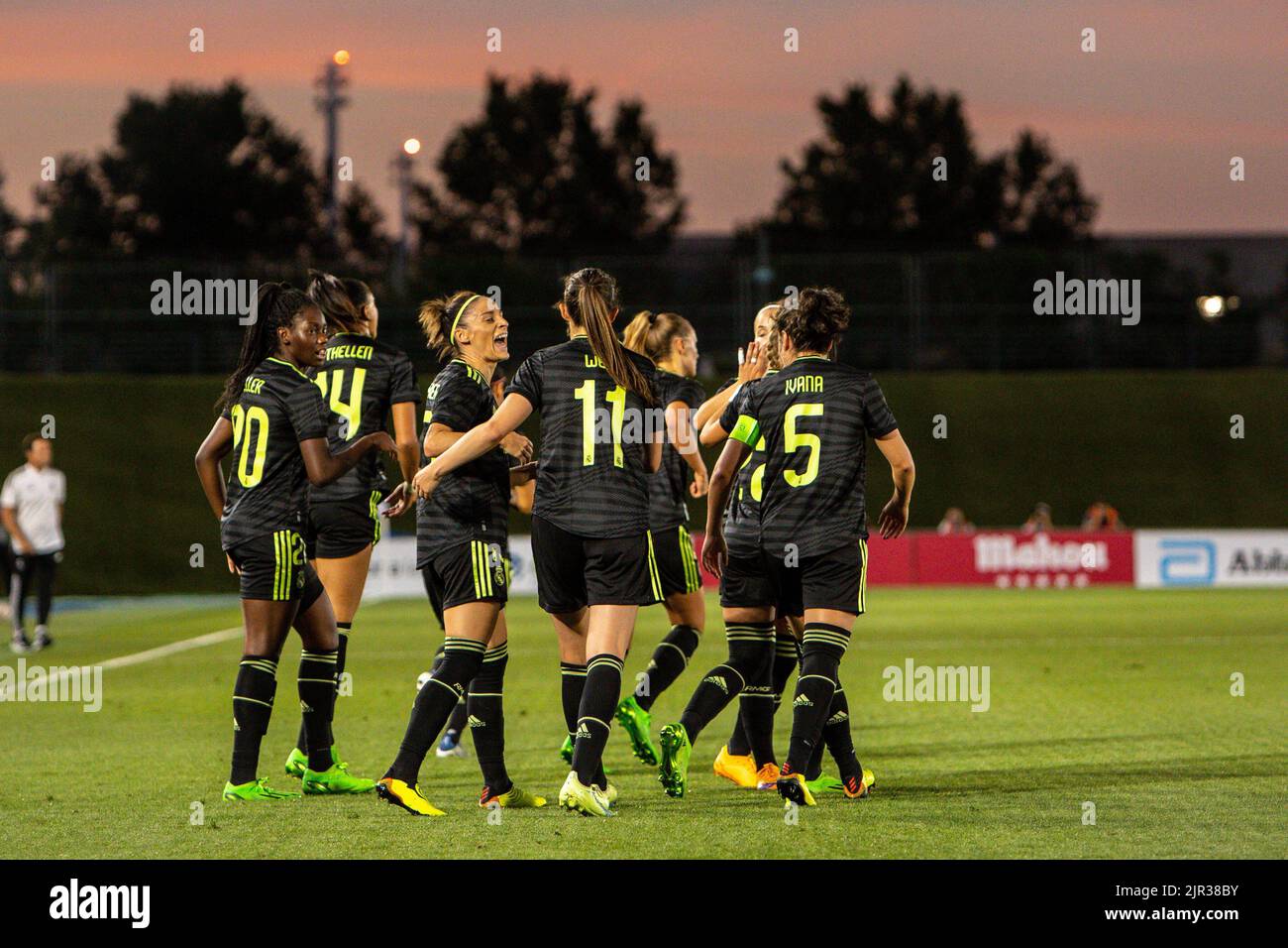 Women soccerway hi-res stock photography and images - Alamy