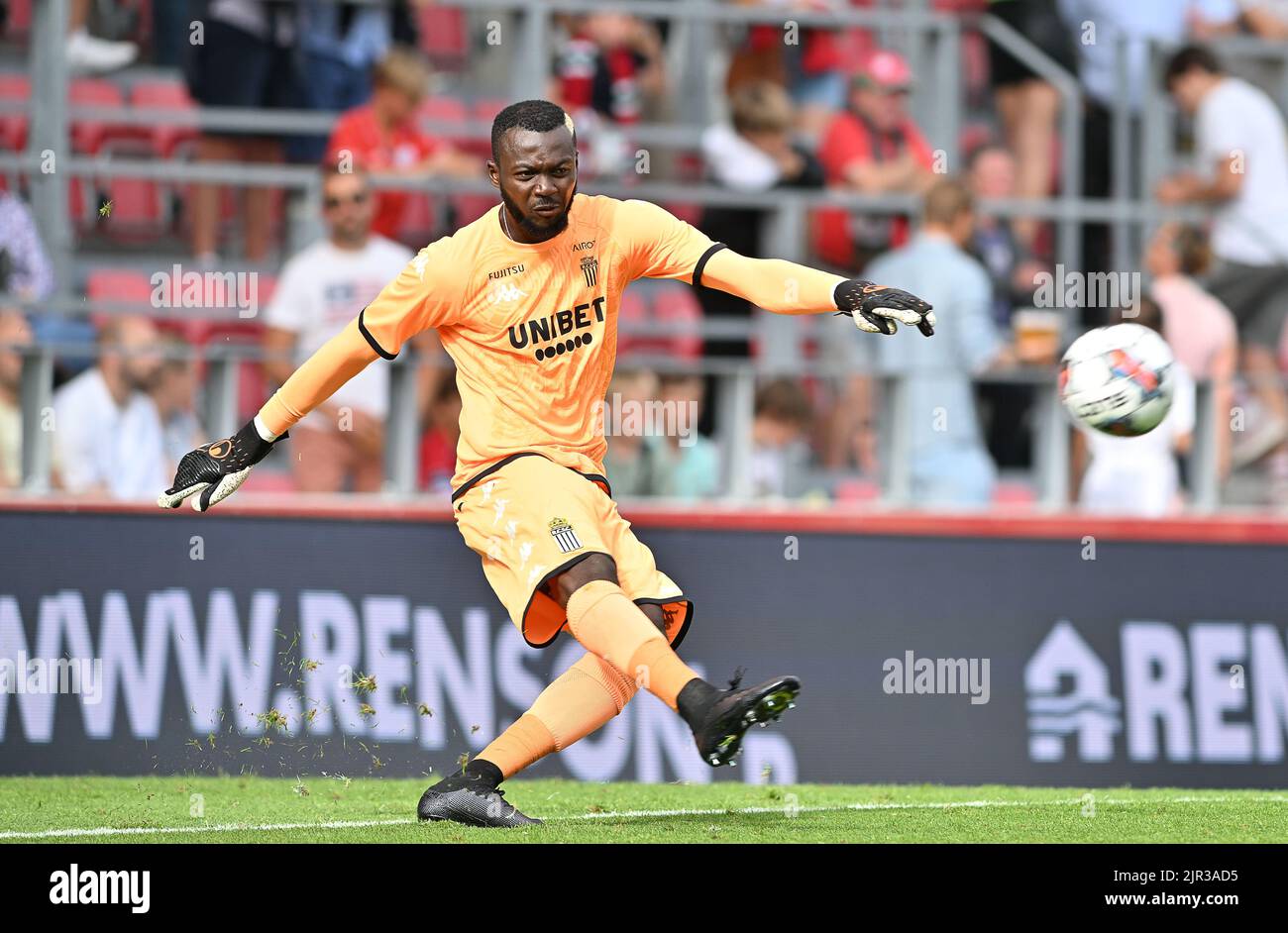 Waregem, Belgium, 21/08/2022, Charleroi's goalkeeper Herve Koffi