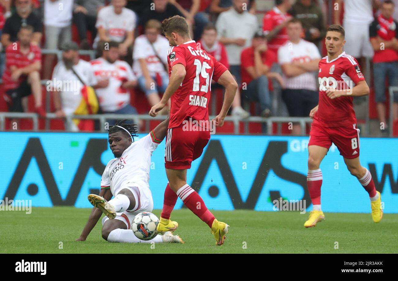 Eden shamir standard hires stock photography and images Alamy