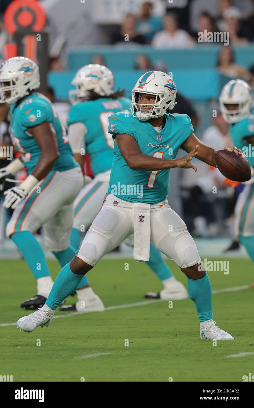 Miami Fl Usa Miami Dolphins Quarterback Tua Tagovailoa 1 Drops Back
