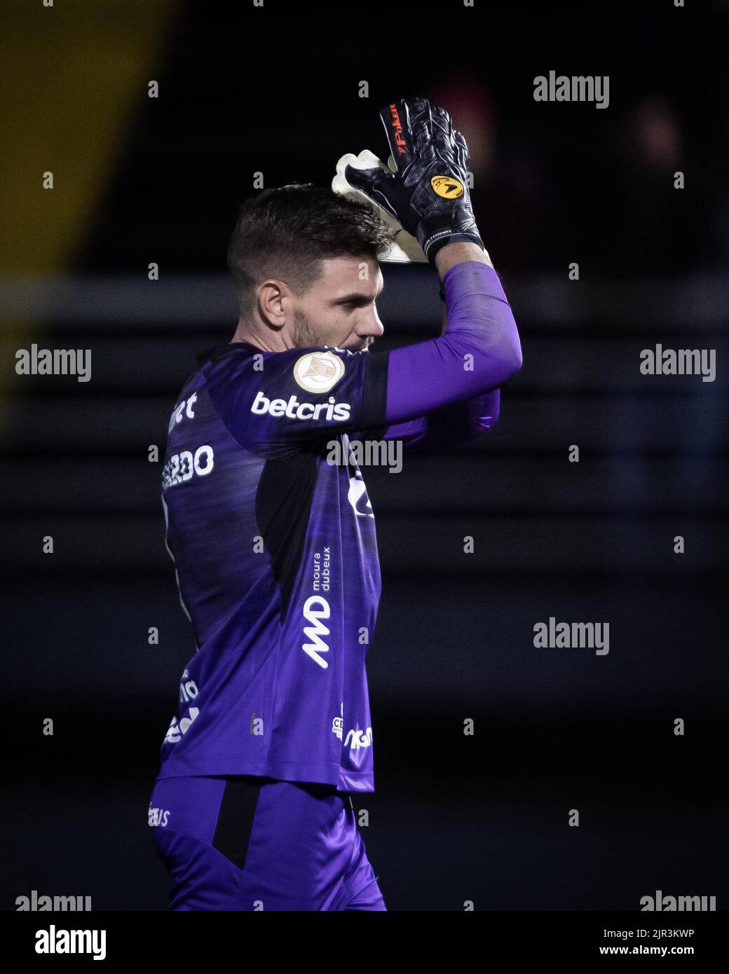 SP - Braganca Paulista - 05/05/2022 - COPA LIBERTADORES 2022, BRAGANTINO X  VELEZ SARSFIELD - CLEITON Bragantino's goalkeeper during a match against  Velez Sarsfield at Nabi Abi Chedid stadium for the Copa