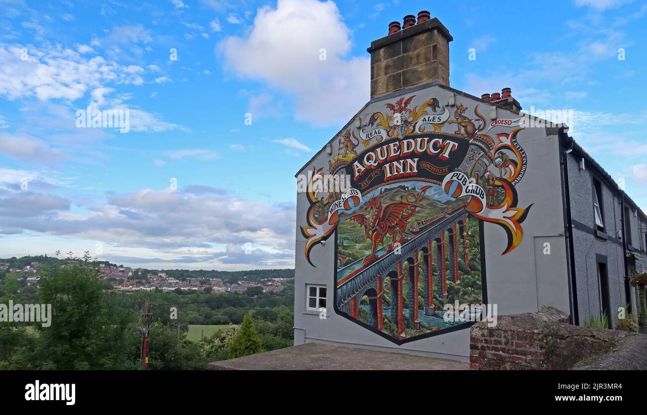 The Aqueduct Inn, gable-end Welsh Dragon painting by sign writer Alan Baillie, Holyhead road, Froncysyllte, Llangollen, North Wales, UK,  LL20 7PY Stock Photo