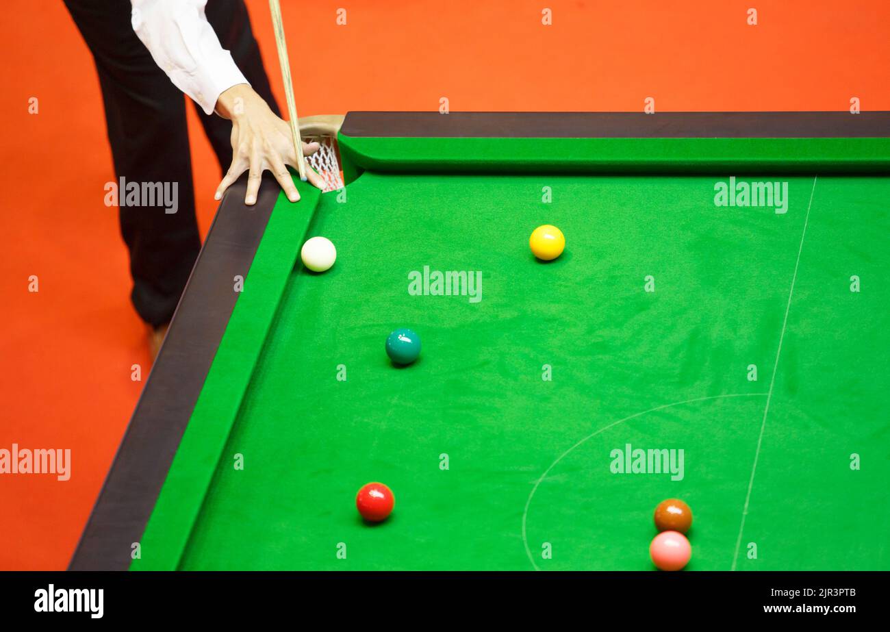 Snooker player hires stock photography and images Alamy