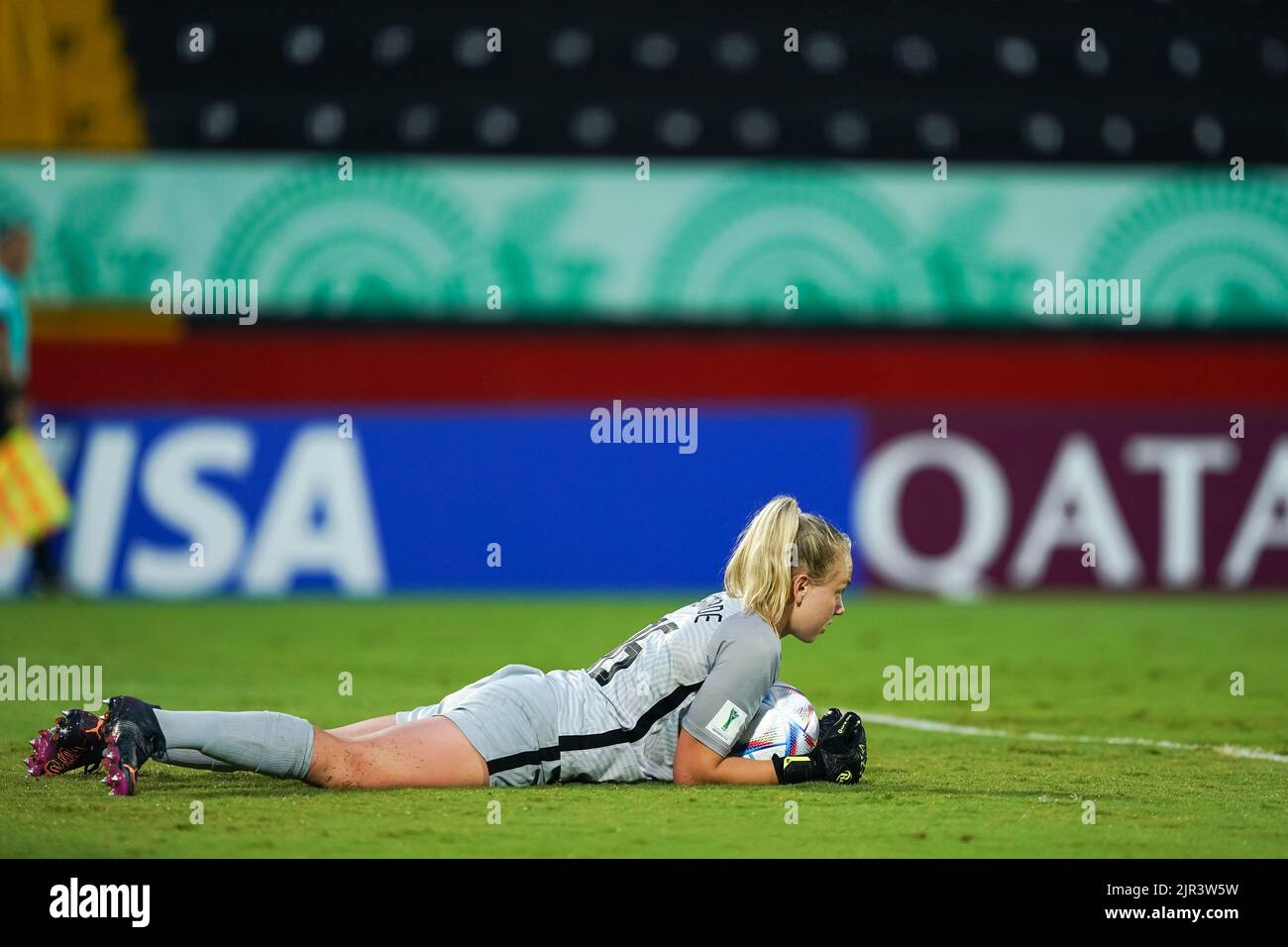 Alajuela, Costa Rica. 21st Aug, 2022. Alajuela, Costa Rica, August 21st 2022: Goalkeeper Lisan Alkemade (16 Netherlands) makes a save during the FIFA U20 Womens World Cup Costa Rica 2022 quarterfinal football match between Nigeria and Netherlands at Morera Soto in Alajuela, Costa Rica. (Daniela Porcelli/SPP) Credit: SPP Sport Press Photo. /Alamy Live News Stock Photo