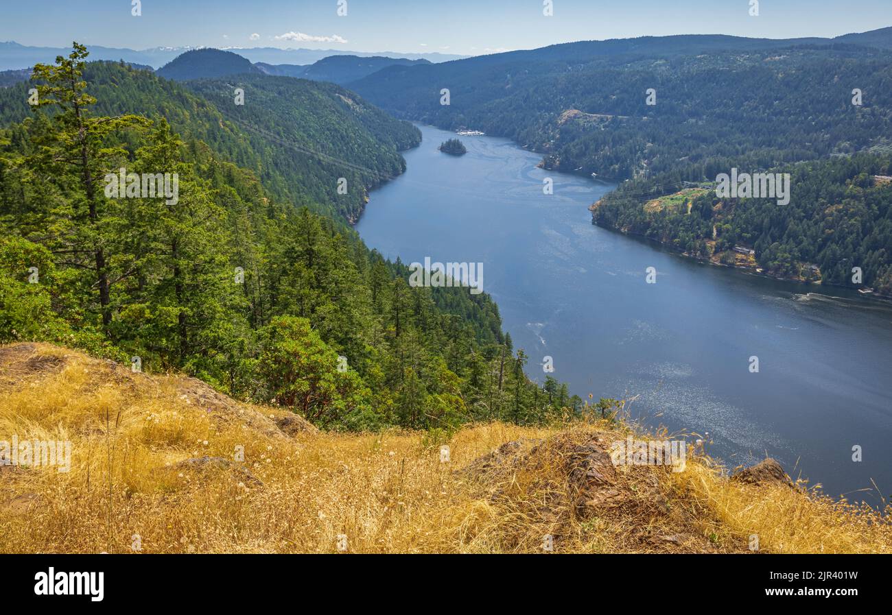 Beautiful view of the Saanich inlet and gulf islands from the Malahat ...