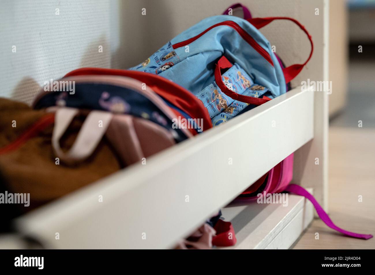 2022-08-22 08:45:20 UTRECHT - The school bags of students of primary school OBS de Gagel on the first day of the 2022 - 2023 school year. Primary and secondary schools in the center of the country will start again, after six weeks off. ANP SANDER KONING netherlands out - belgium out Stock Photo