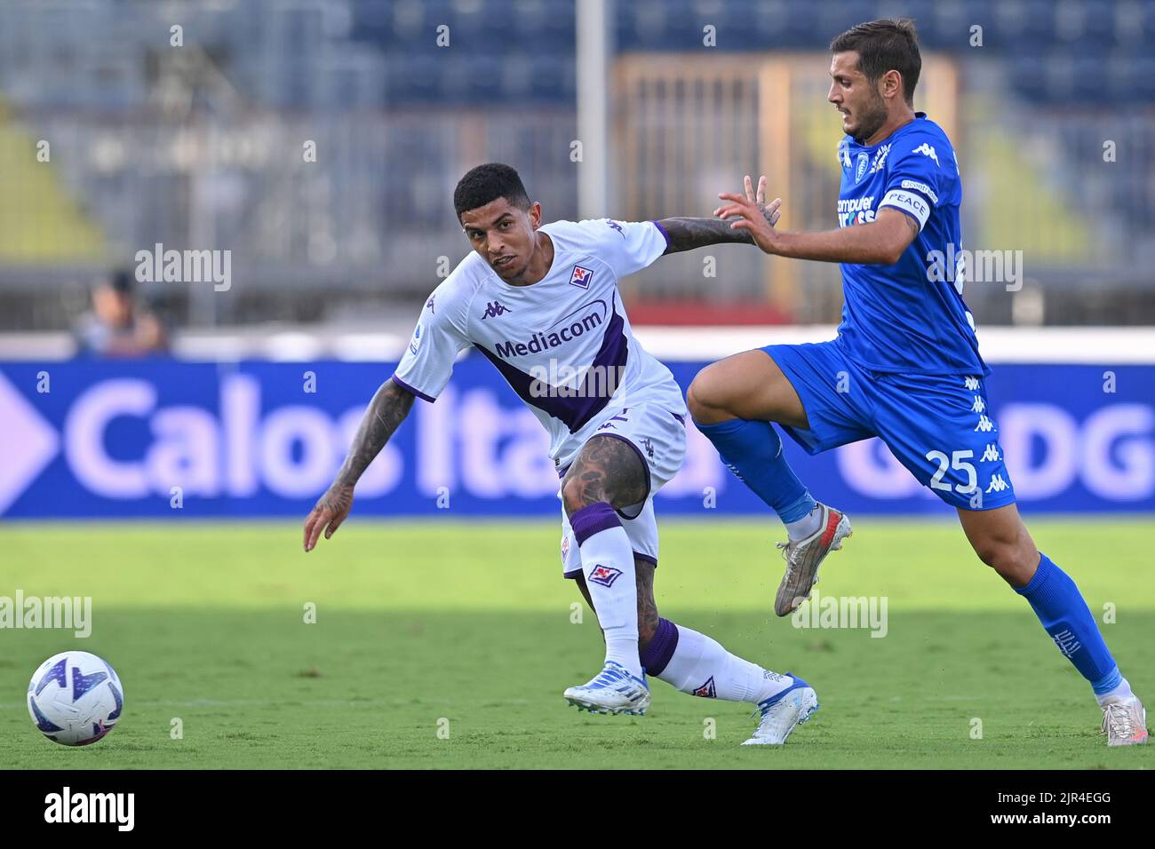 Empoli, Italy. 21st Aug, 2022. Domilson Cordeiro dos Santos Dodo (ACF  Fiorentina) during Empoli FC vs ACF Fiorentina, italian soccer Serie A  match in Empoli, Italy, August 21 2022 Credit: Independent Photo