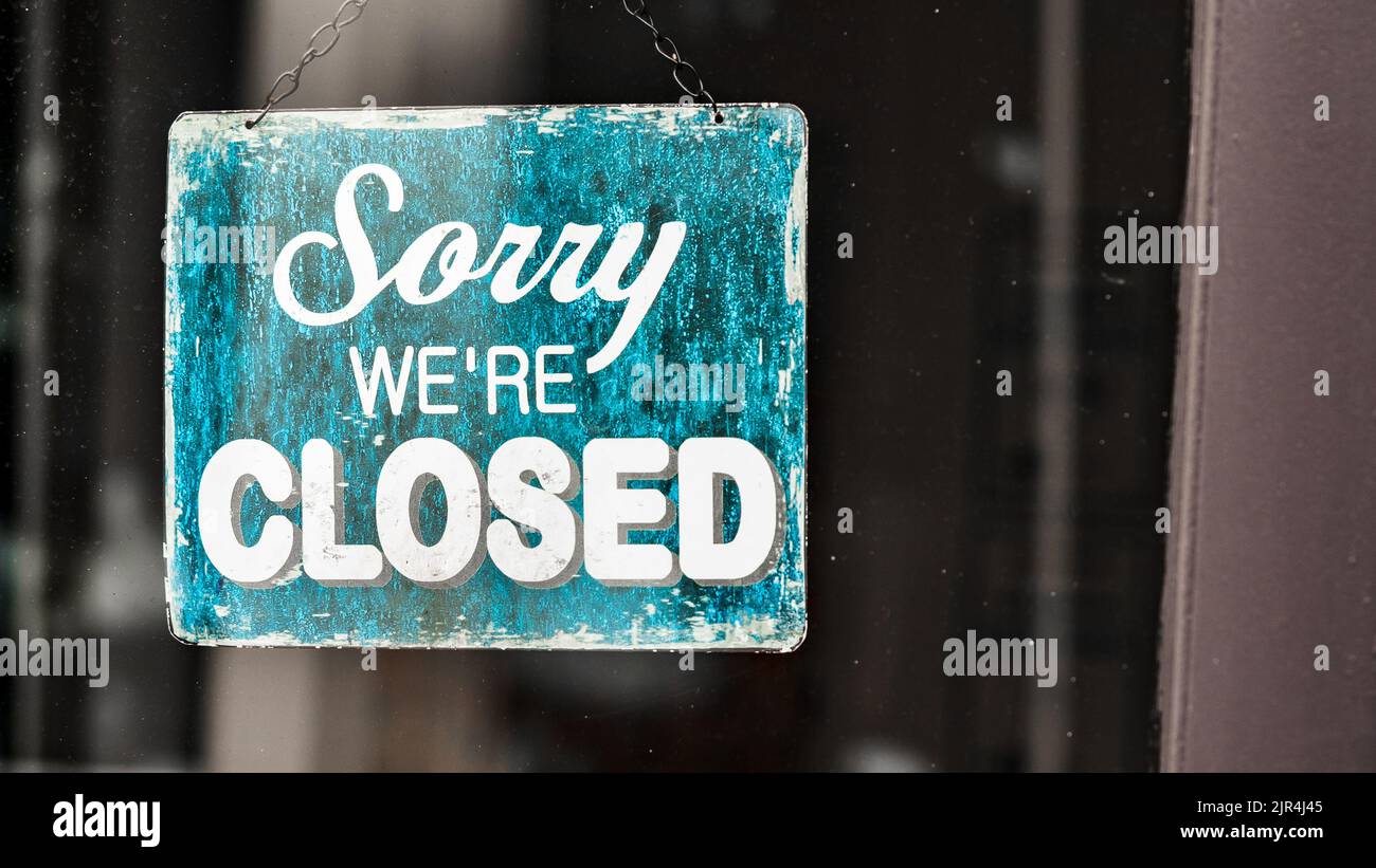 Closed shop sign vintage hi-res stock photography and images - Alamy